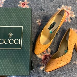 Gucci Vintage Women's Vibrant Orange Heels 6.5